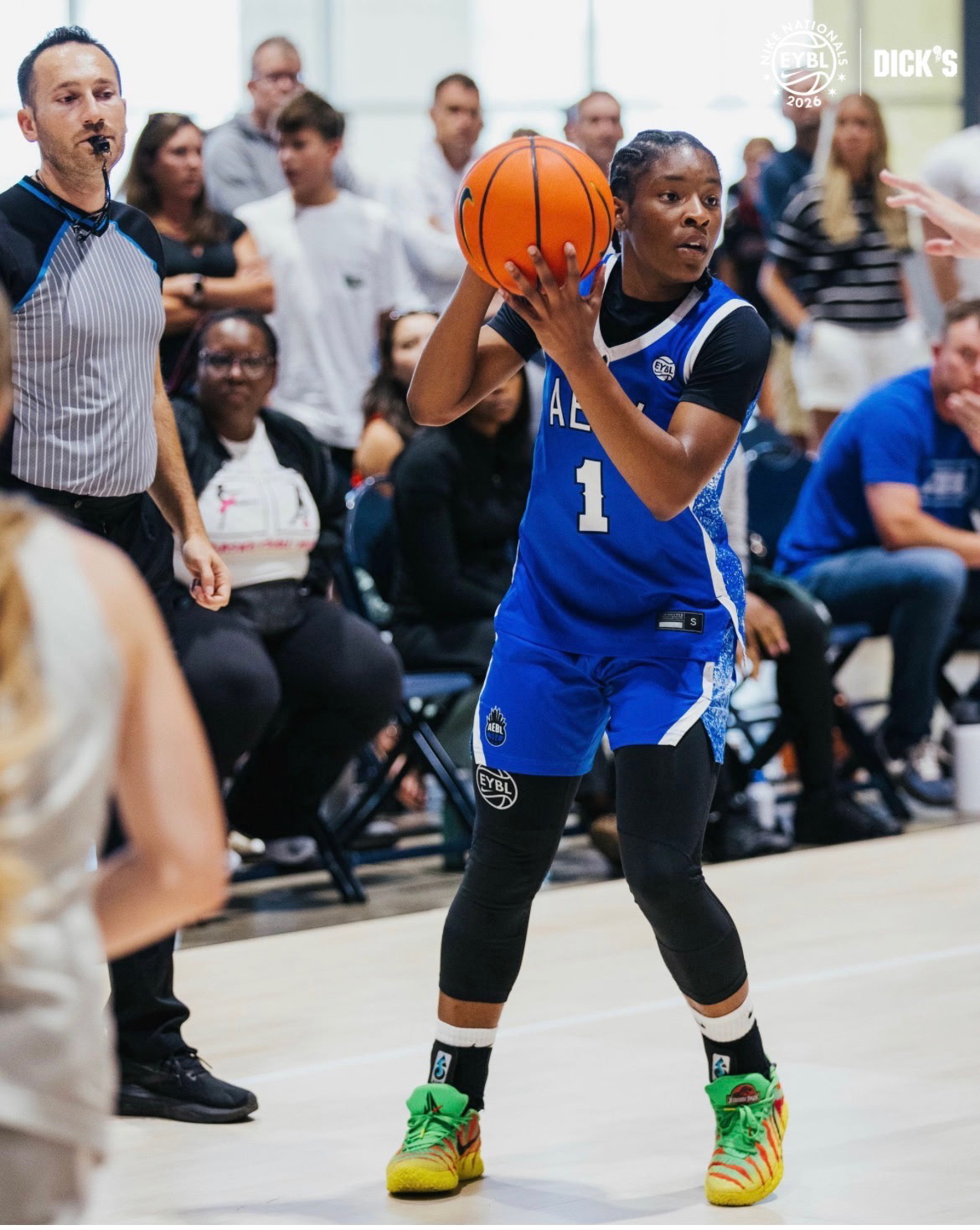 Taelor Lee Sutton in game action